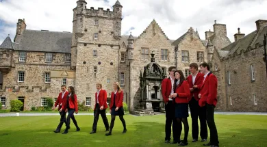 Какая страна лидирует в количестве выданных разрешений на проживание в ЕС?