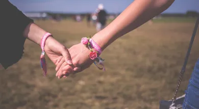 Верховный суд Гонконга разрешил британской лесбиянке ввезти в страну свою партнершу